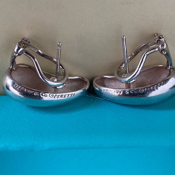 Authentic Tiffany & Co Elsa Peretti Bean Omega Back Stud Earring. Exquisite - Picture 6 of 17